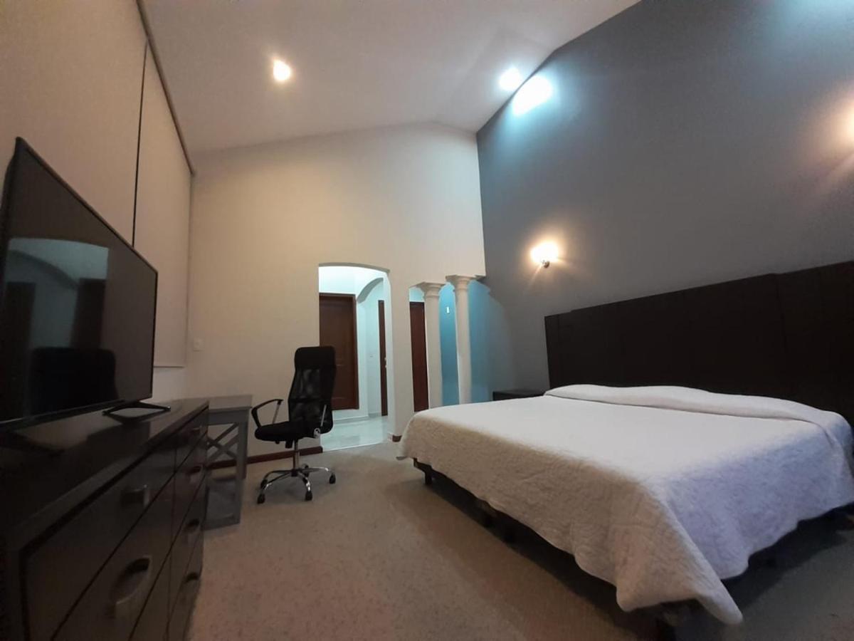 Hotel Candelero Yuriria エクステリア 写真