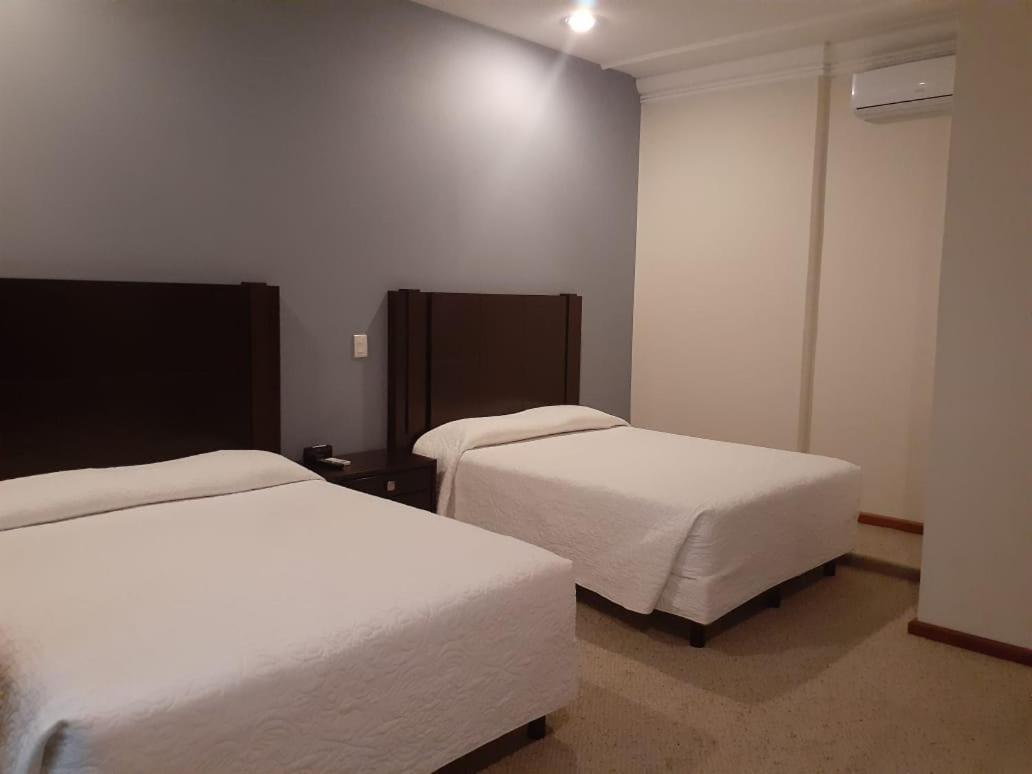 Hotel Candelero Yuriria エクステリア 写真