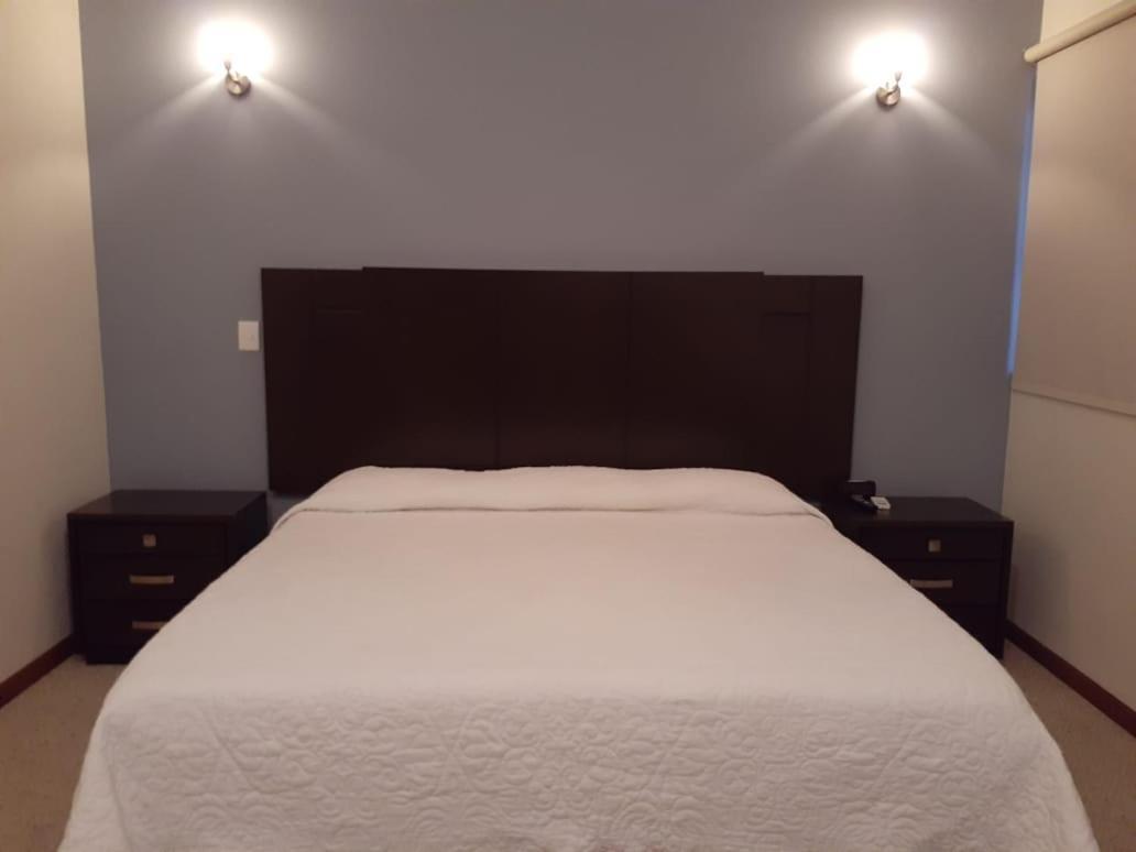 Hotel Candelero Yuriria エクステリア 写真